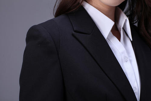 上海企業(yè)在選擇工作服的時(shí)候應(yīng)該如何挑選                                                                                         