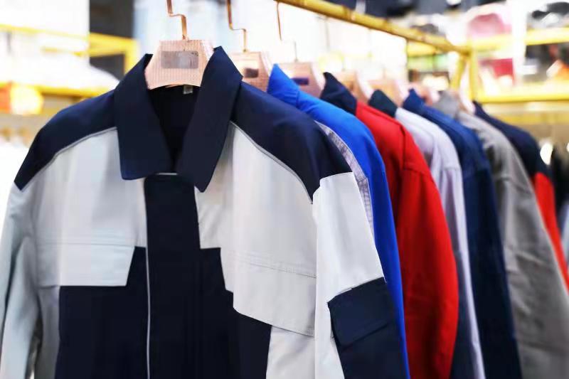 廣東企業(yè)在選擇工作服的時候應(yīng)該如何挑選